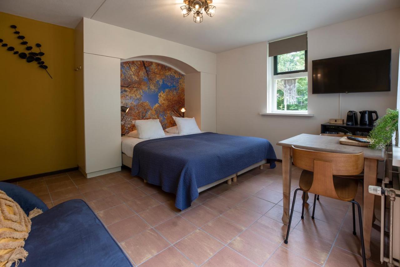 Bed & Bos De 14 Sterren Hotel Den Burg Exterior photo